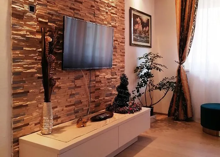 Oasis Felix Apartment
