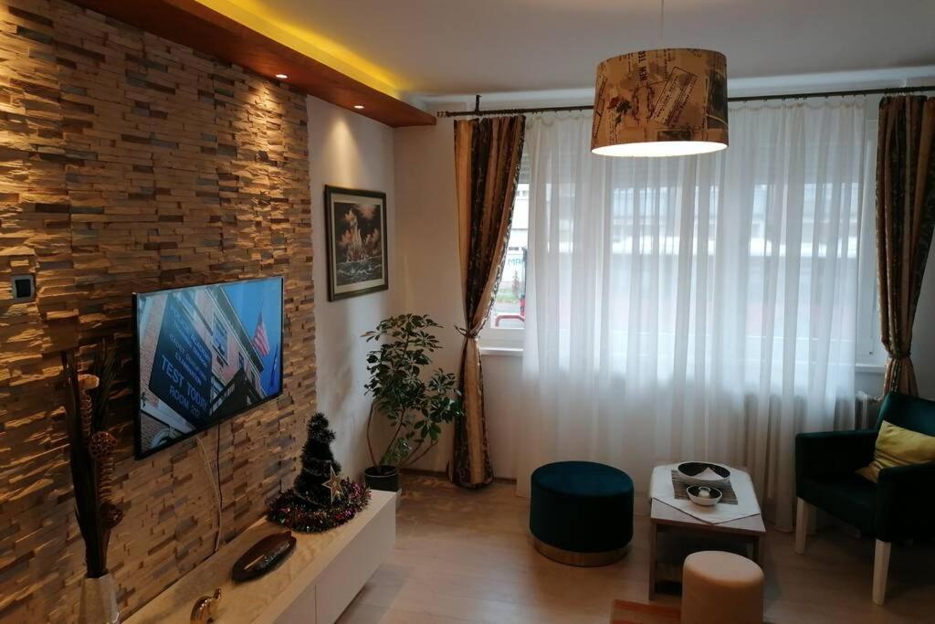 Oasis Felix Apartment